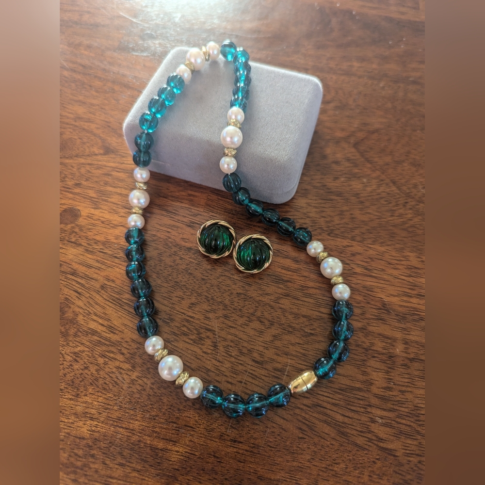 Vintage (90's) Green Tone Bead And Faux Pearl With Matching Earrings